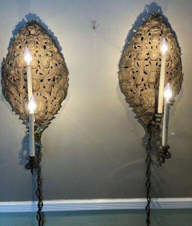 Late 17th/Early 18th Century Baroque Repousse Dutch Tulips  Sconce, Electrified