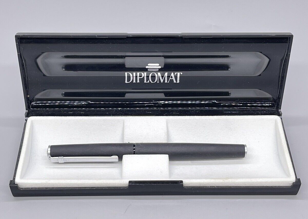 Diplomat Black Fountain Pen Medium Nib Germany W/Case