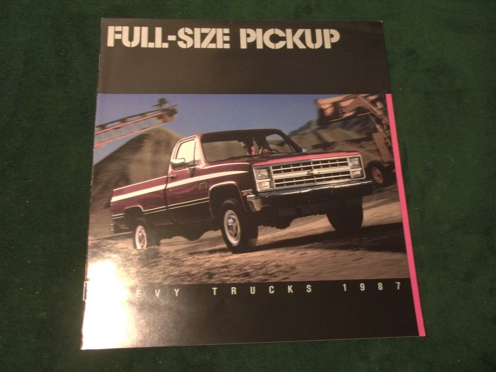 MINT CHEVROLET 1987 CHEVY FULL-SIZE PICKUP SALES BROCHURE NEW (#539)