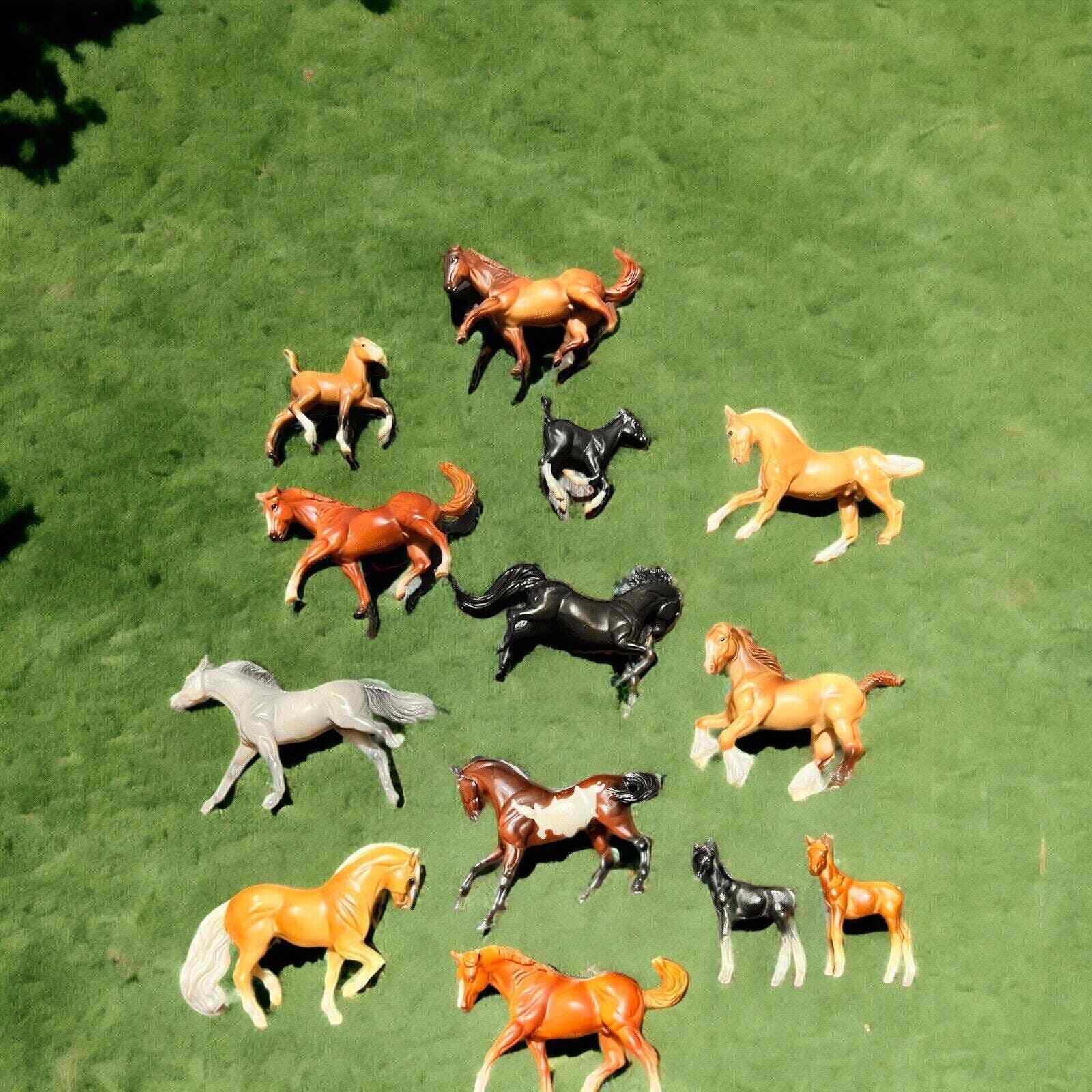 13x Vtg Breyer Reeves 1999 Horse Lot 3.5” & 2 foals 2” Also Two 1975 Foals READ
