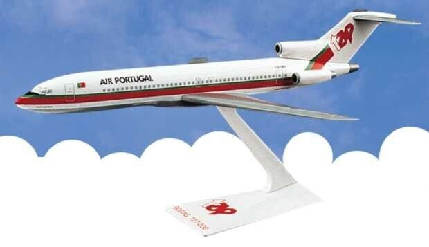 FLIGHT MINATURE (LP1026) AIR PORTUGAL 727-200 1:200 SCALE MODEL