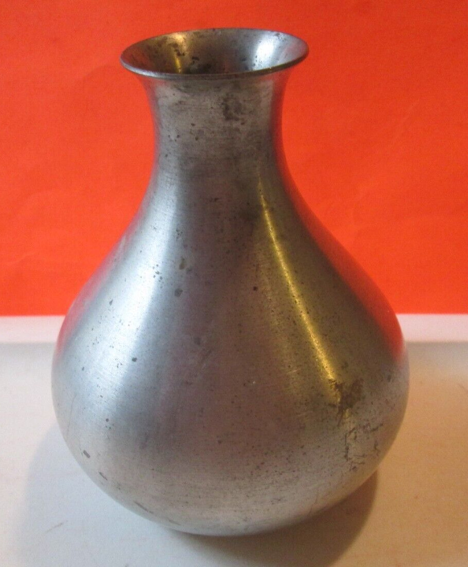 VTG Fred Danforth Sweet William Pewter Bud Vase Made in Vermont Signed 4” Tall
