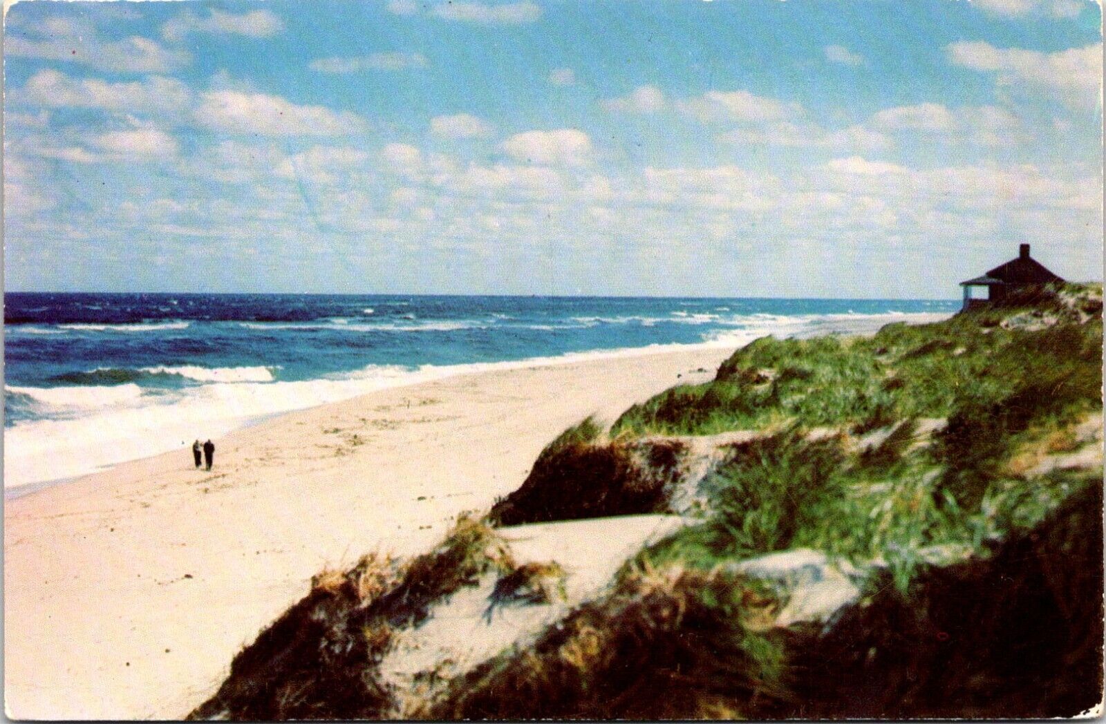 Postcard Cape Cod Couple Walking Beach Massachusetts B222
