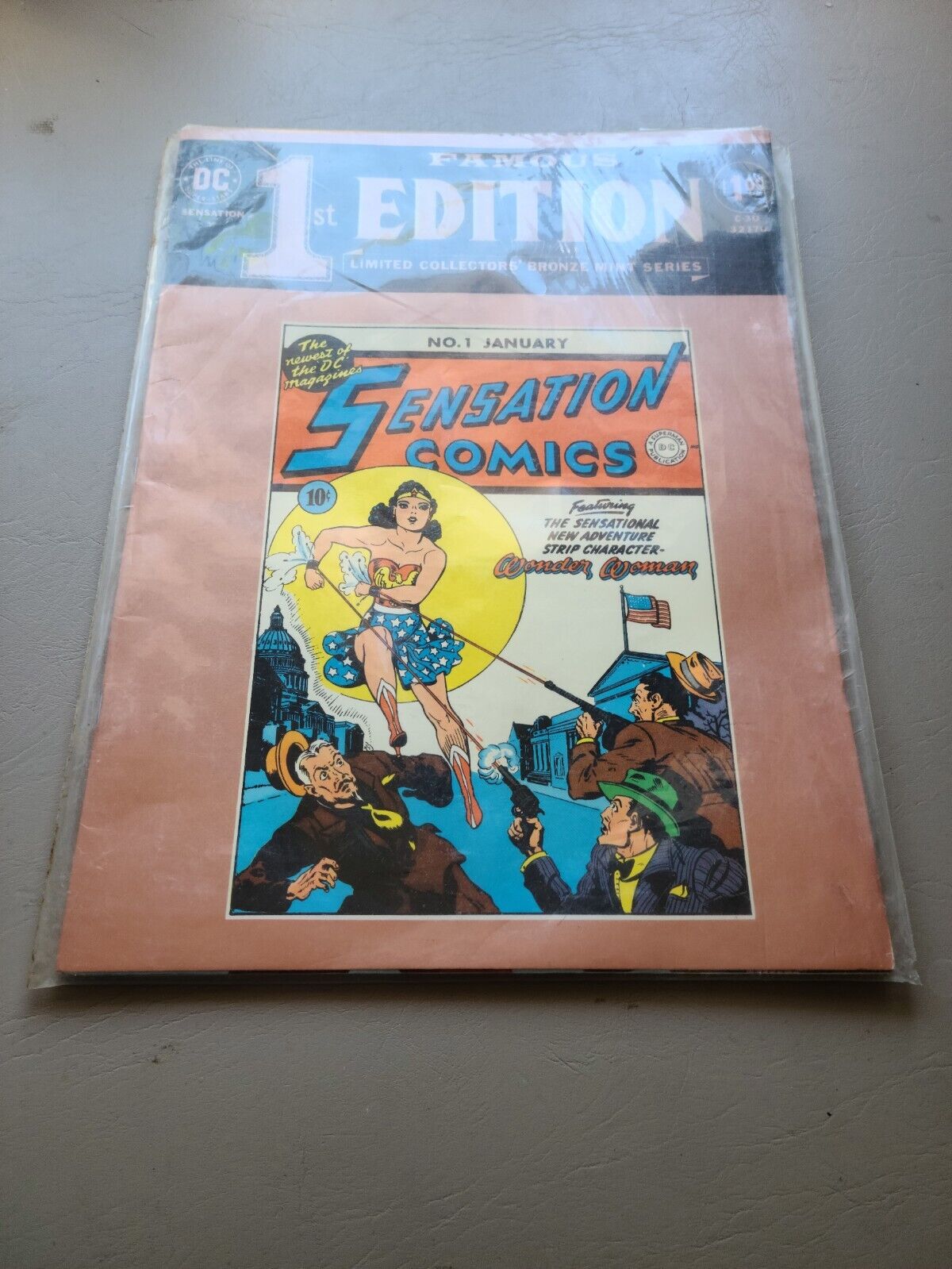 Famous First 1st Editions Wonder Woman Oversized Sensation Comics Books #1 DC