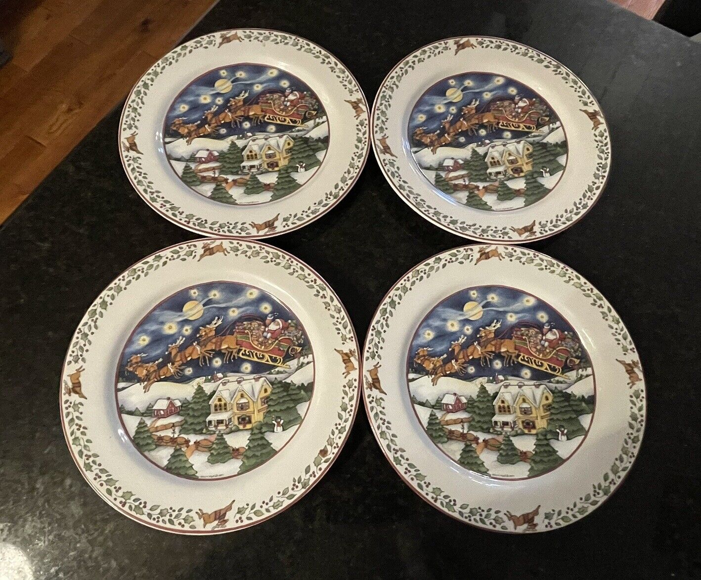 Susan Winget OVER THE HOUSETOPS Christmas DINNER Plates ~ SET OF 4~ Excellent