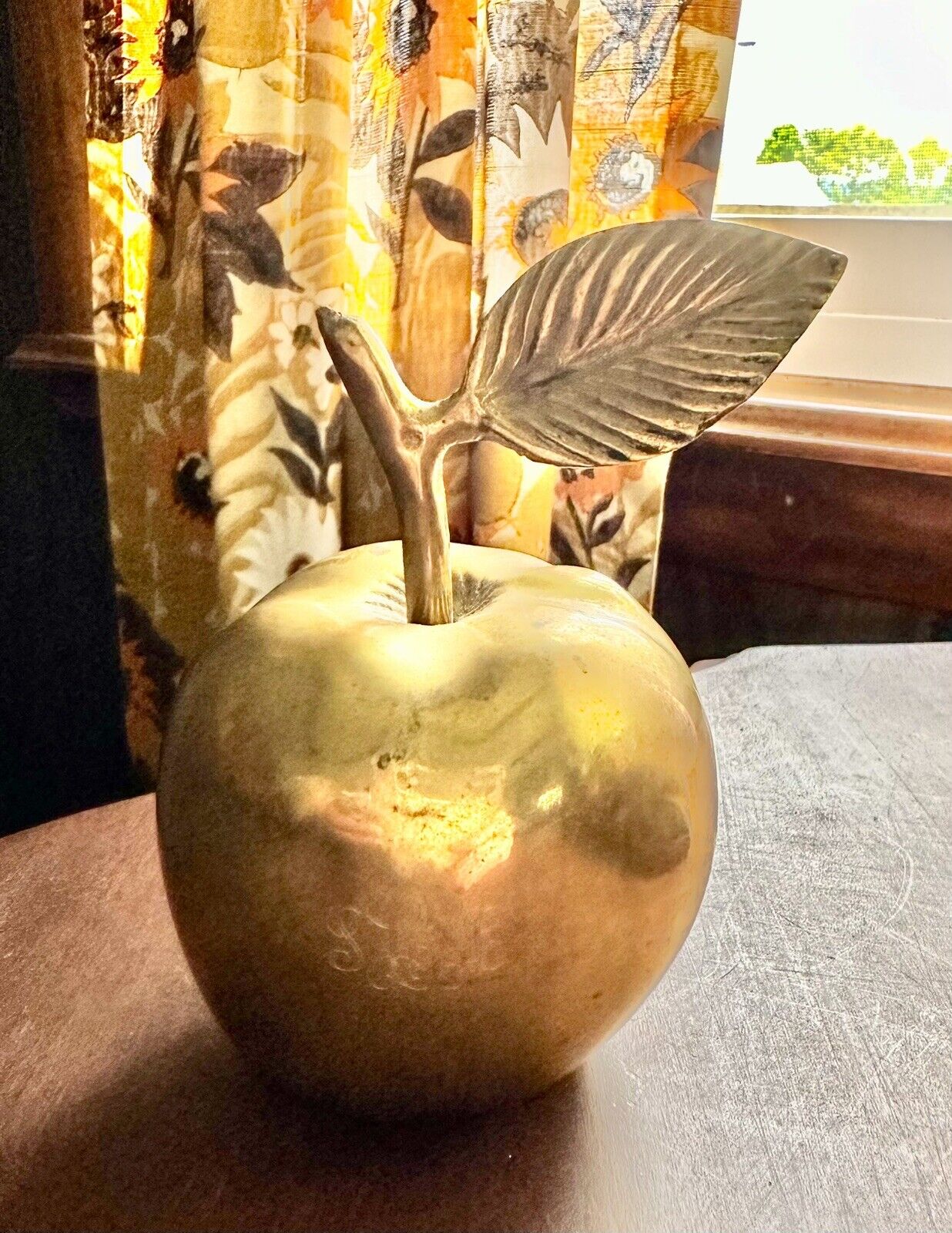 Vintage Brass Apple with Leaf Handle Paperweight Decor 4 1/2\