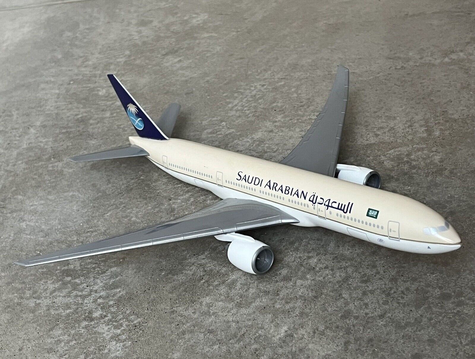1/200 Saudi Arabian Airlines Boeing B777-300ER HZ-AKA Airplane Model