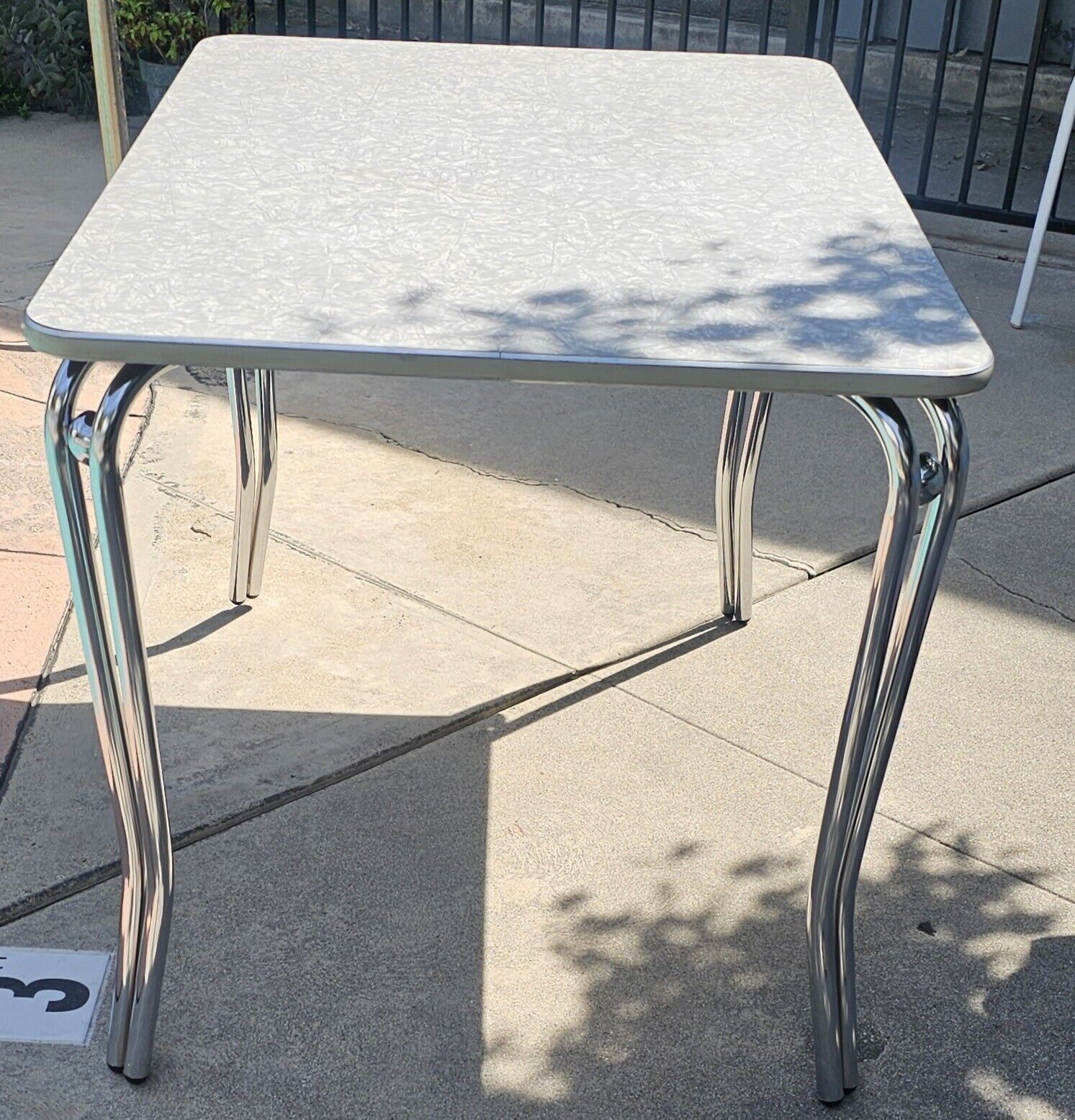 Original 1950s Chrome Formica Kitchen Table Gray Cracked Ice 29.5\