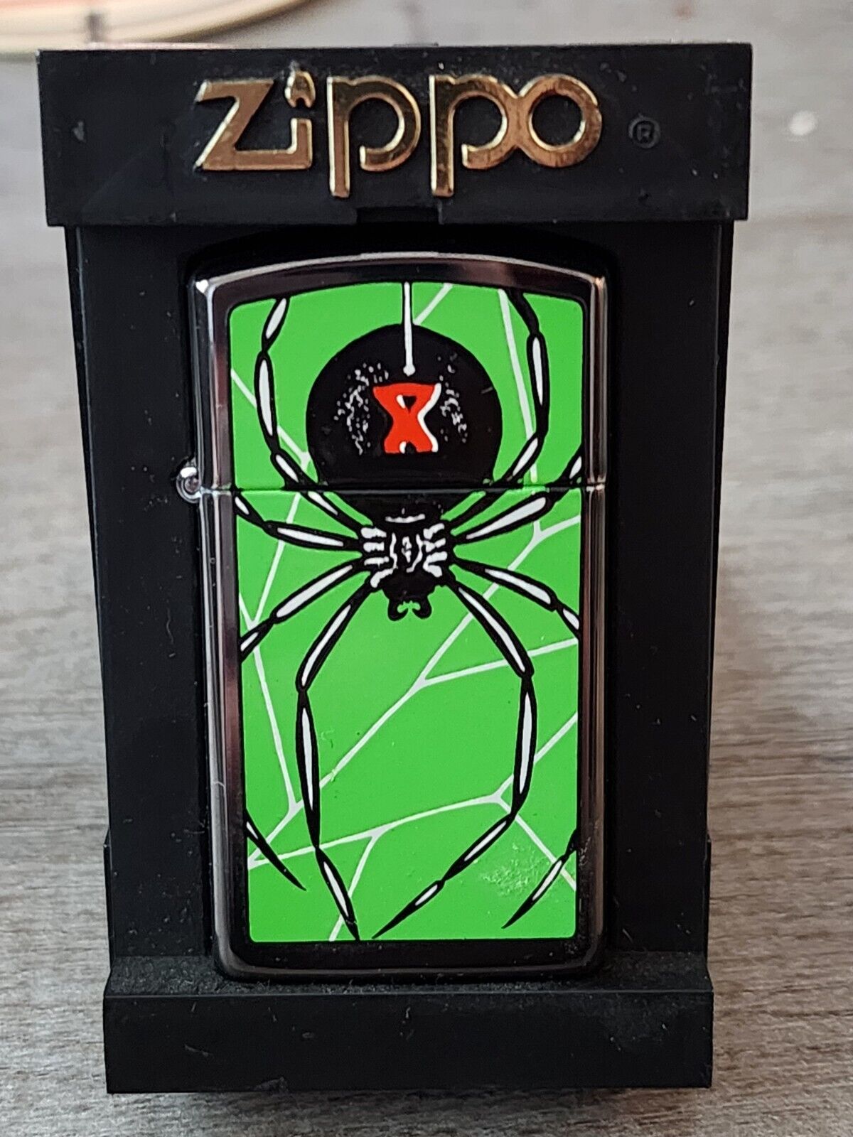 1992 Zippo Slim Lighter Barrett Smythe Black Widow Spider Green Vintage Unfired