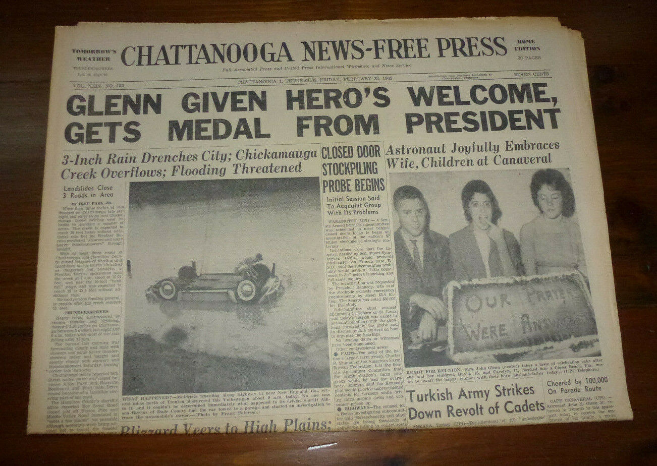 Chattanooga News Free Press Feb 23, 1962 Glenn Gets Medal Newspaper