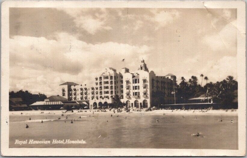 1929 Honolulu, Hawaii RPPC Real Photo Postcard ROYAL HAWAIIAN HOTEL Beach View