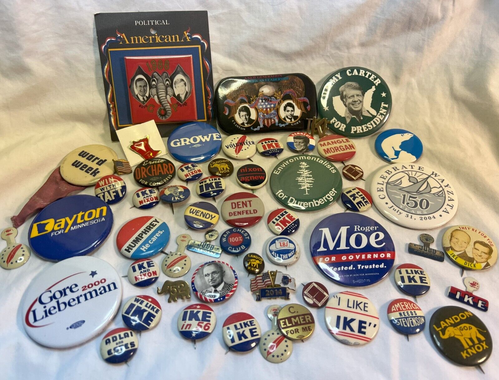 Vintage Huge Lot of Political PINBACK Pins Both Parties