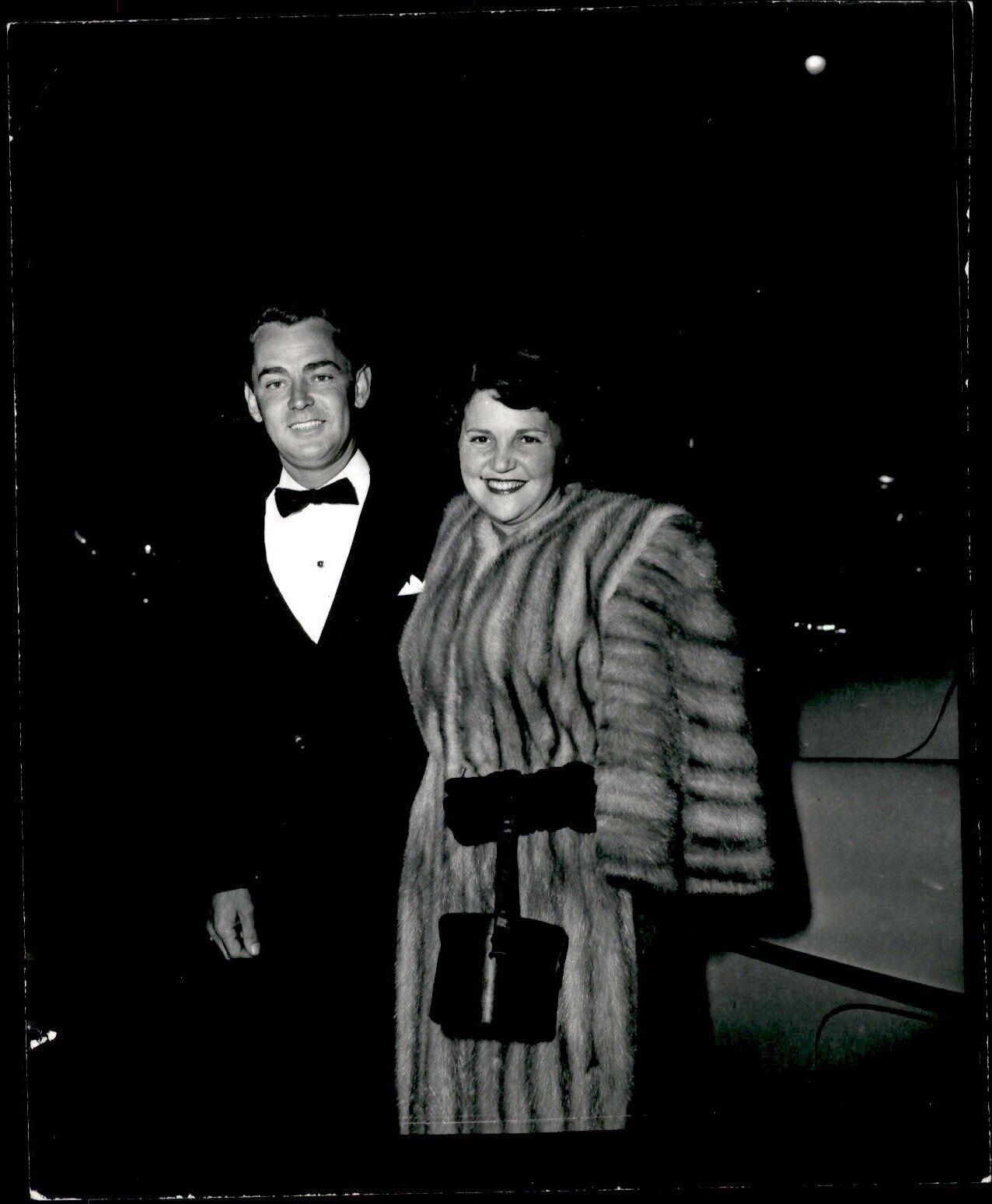 LD295 Original Photo ALAN LADD WIFE SUE CAROL Film Noir Actor and Elegant Wife