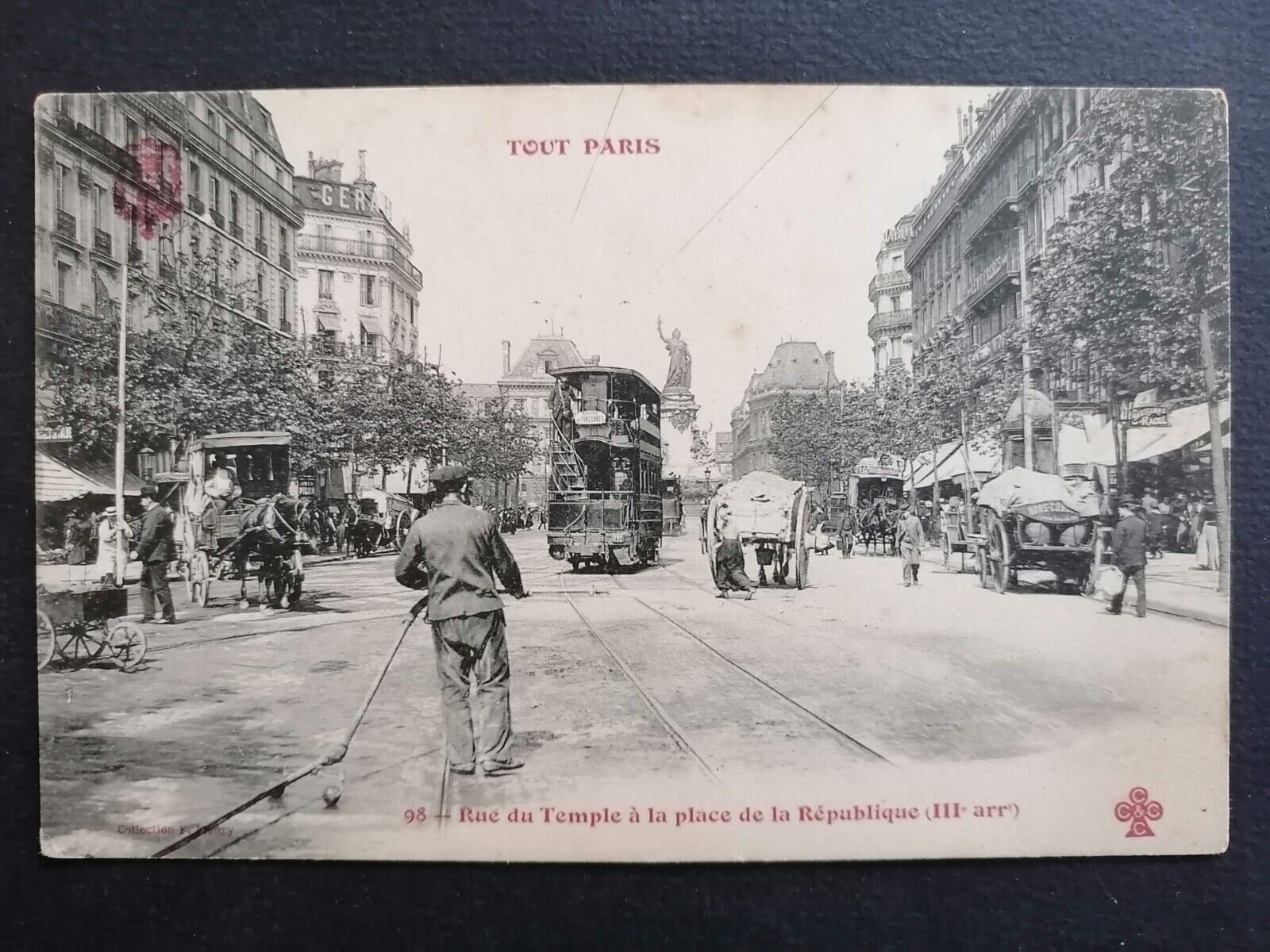 cpa PARIS Belle Animation Rue du TEMPLE Tramway Couplings STREET CLEANING