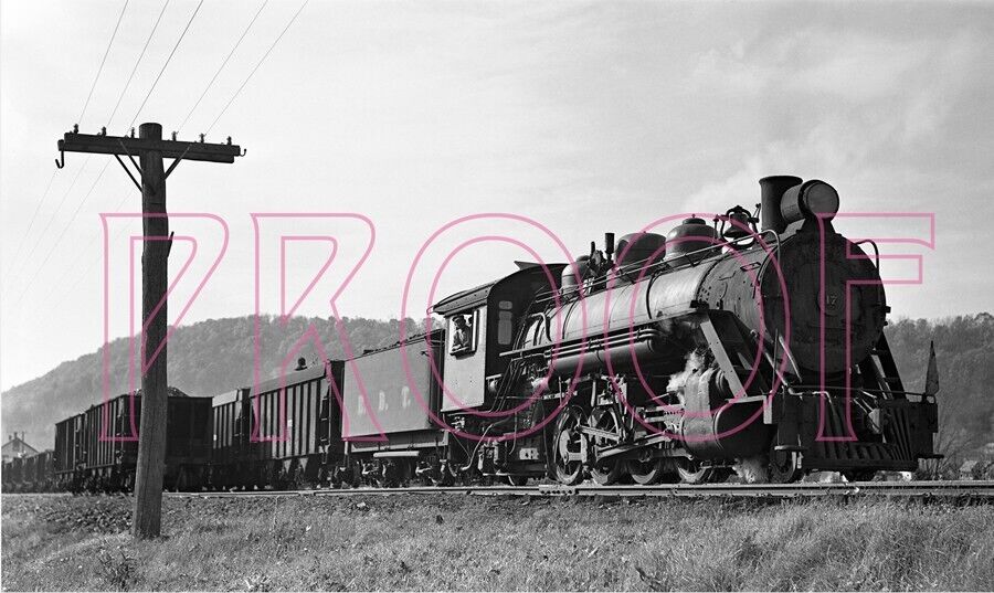 East Broad Top (EBT) Engine 17 with freight at Orbisonia in 1946 - 8x10 Photo