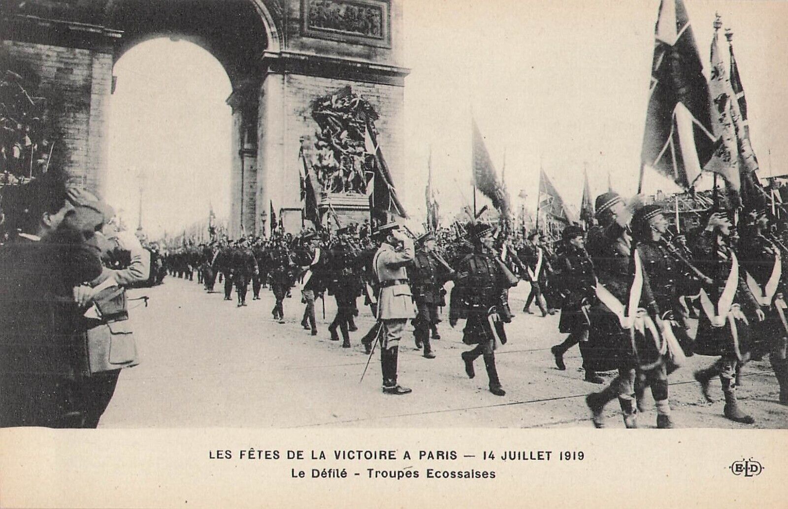 CP PARIS FETES VICTORIA JULY 14, 1919 SCOTSAN TROUPES PARADE