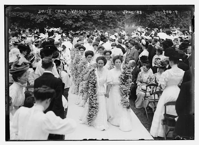 Daisy Chain - Vassar College Graduation,June 1908,women,flowers,spectators