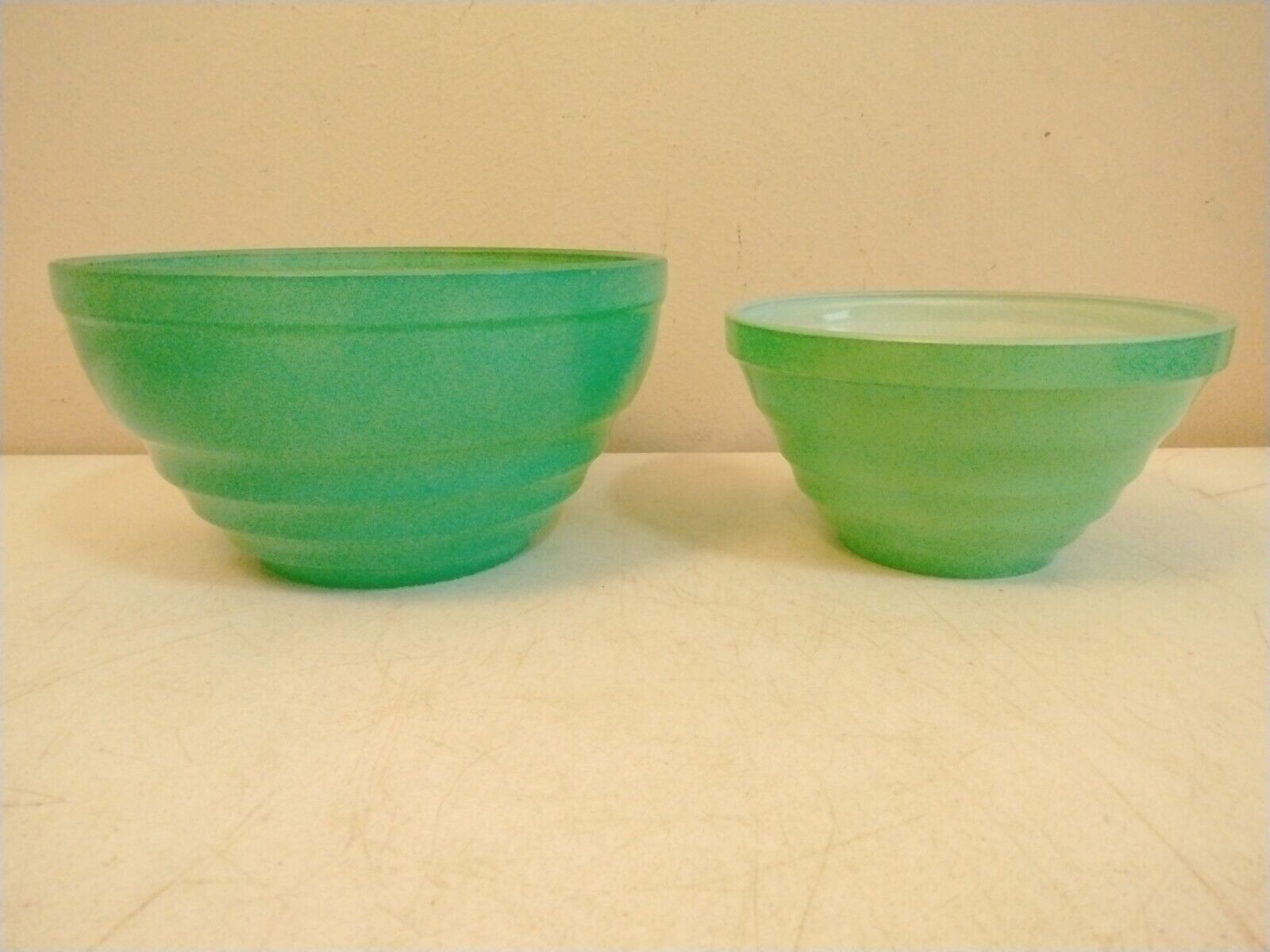 2 Vintage Tiered Mixing Bowls 7\