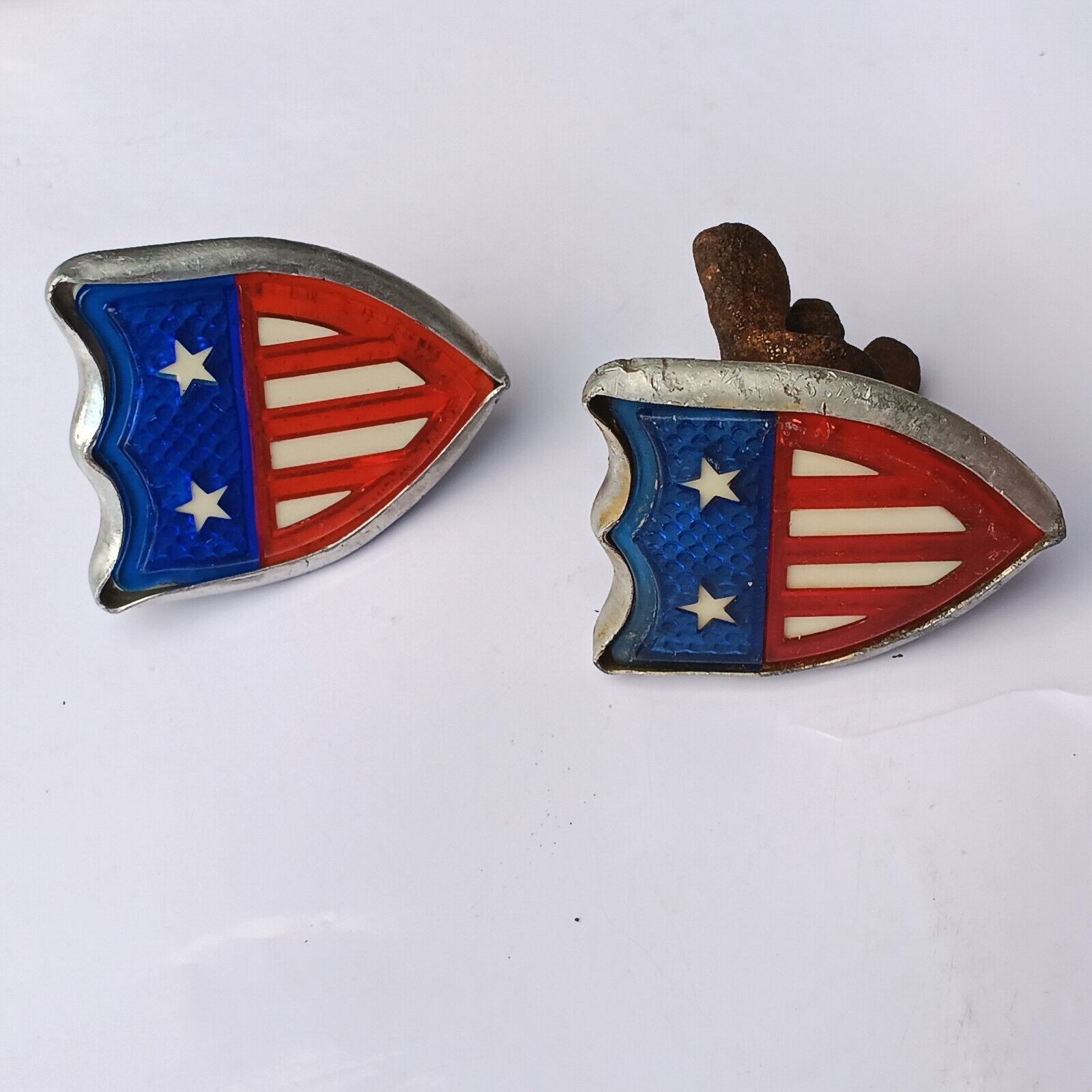 2 Vtg 1950s era used Automobile motorcycle Flag 2 Star License Plate Fasteners