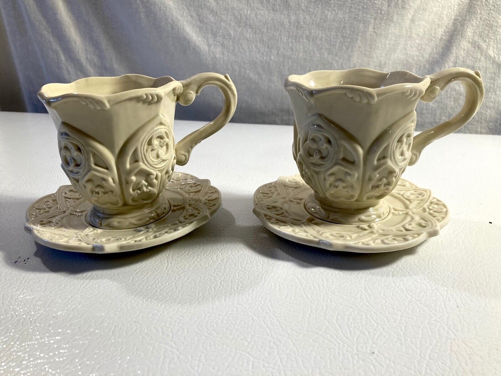 Set of 2 V&A Museum London Gothic Cathedral Tea Cups & Saucers Victoria & Albert