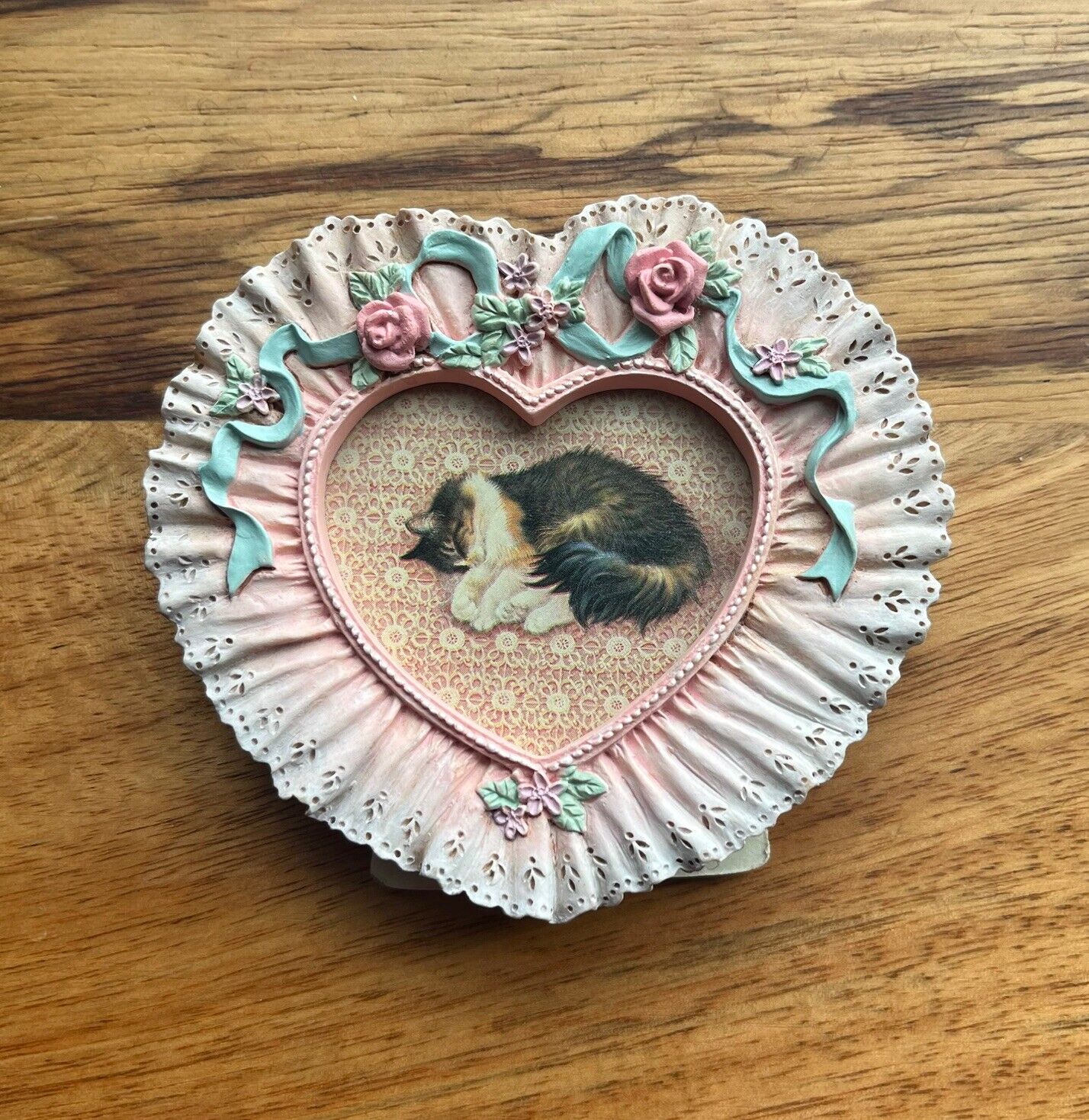 Lesley Anne Ivory by Enesco Picture Frames Heart Roses 1990 Resin 3.5”