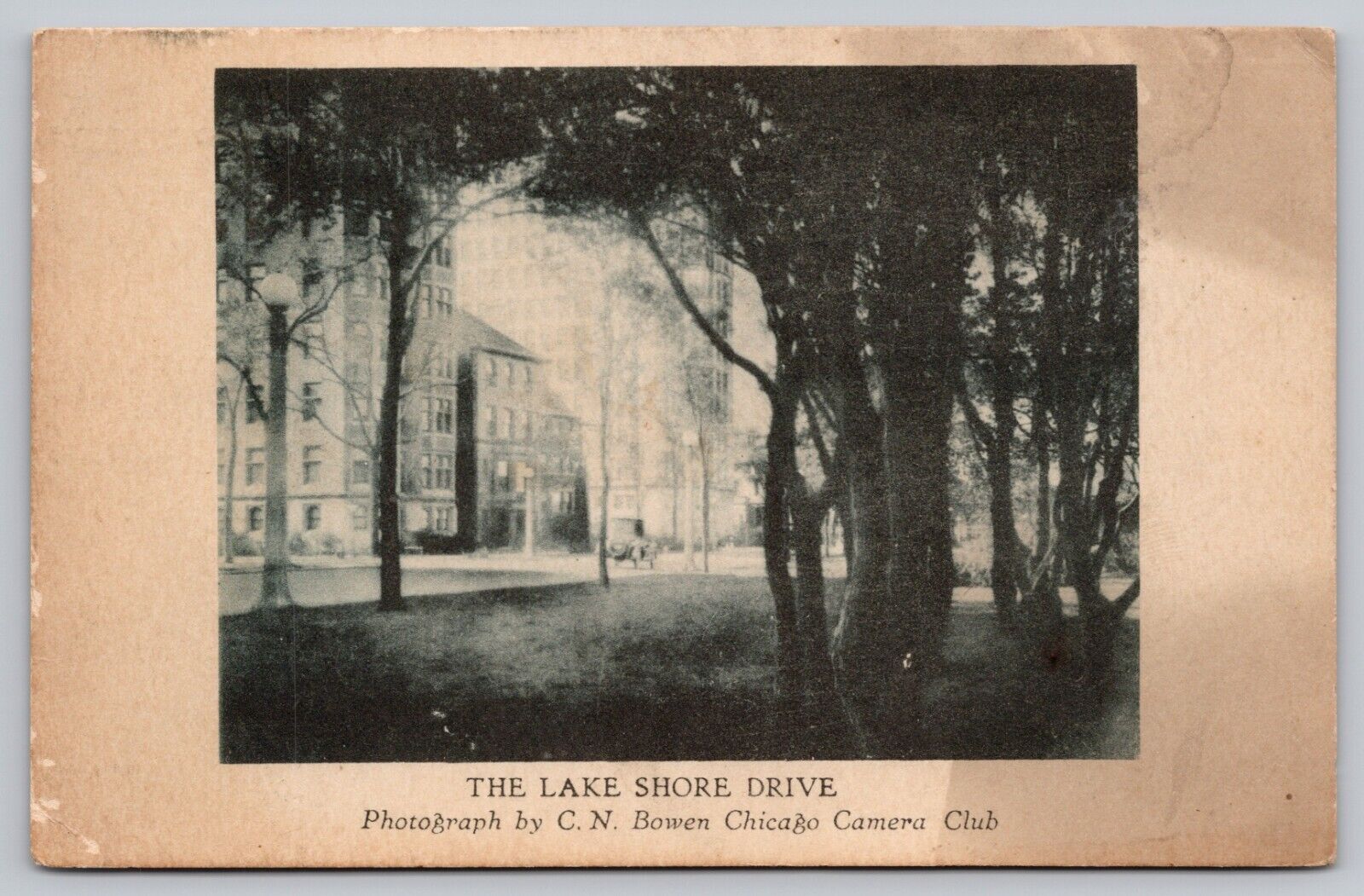 Postcard - Lake Shore Drive - Chicago, Illinois - Camera Club, Early 1900s (M8e)