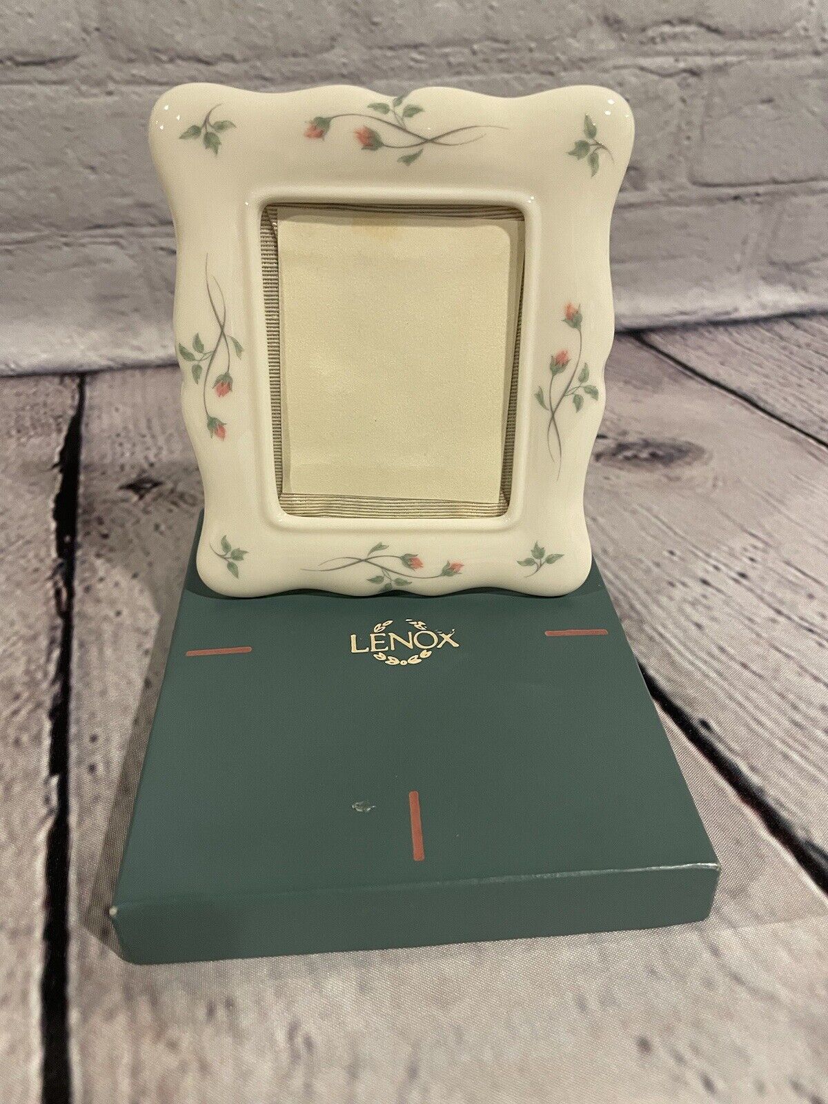 VINTAGE LENOX ROSE MANOR PHOTO FRAME, For 2.5 In X 3 In Photograph