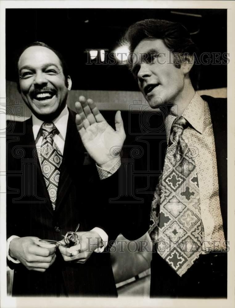 1972 Press Photo Carl Stokes chats with \