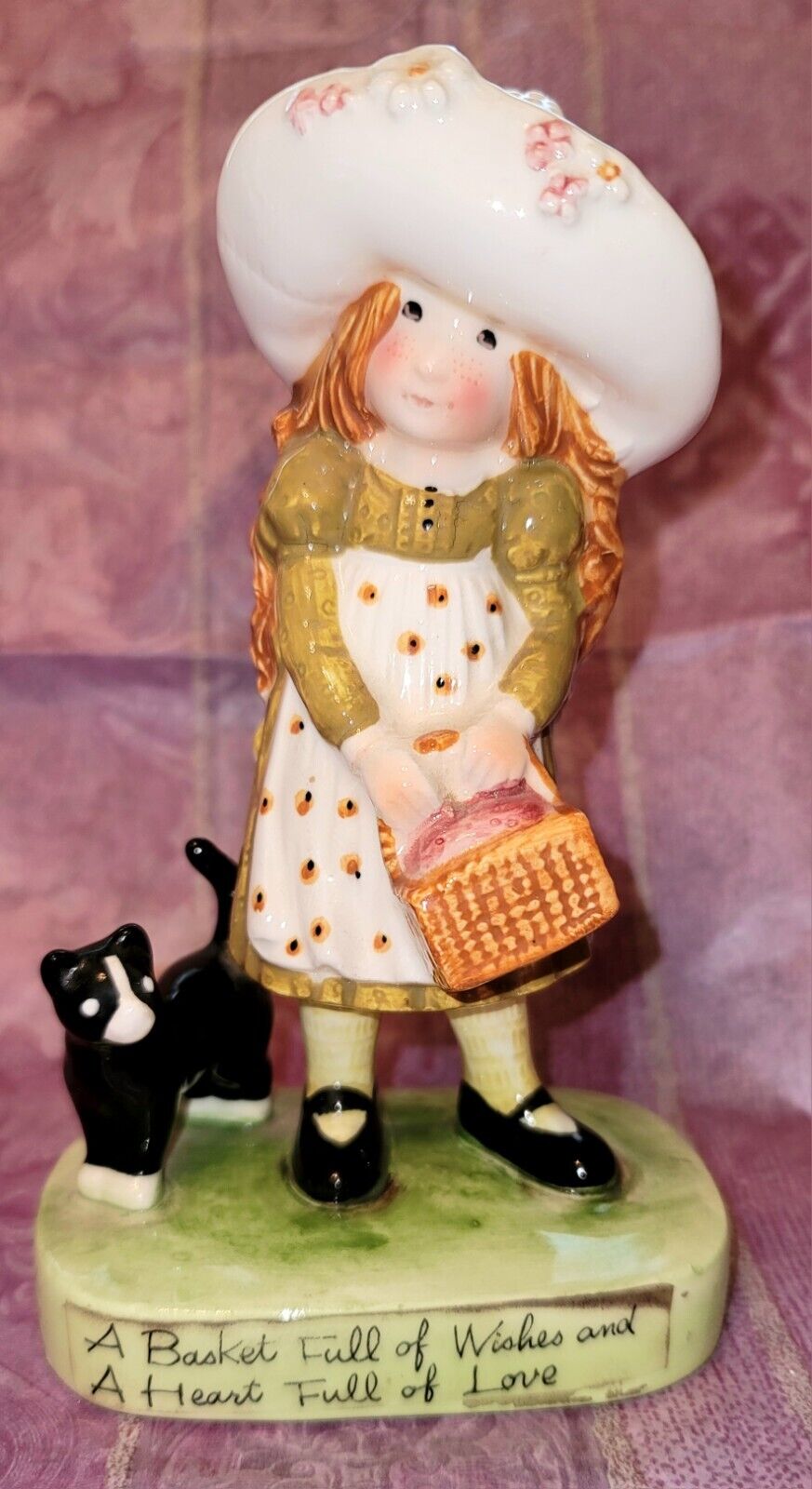Vintage 1973 AGC Ceramic Holly Hobbie Girl Cat Basket Figurine Glossy Wishes
