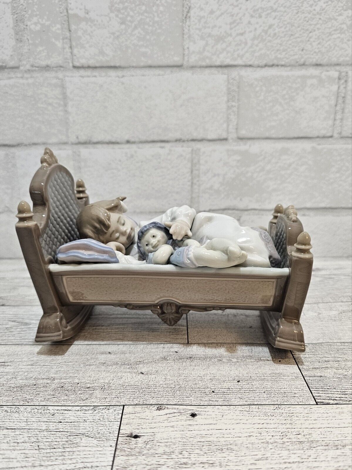 Lladro Rock-A-Bye Baby Porcelain Figurine #5717