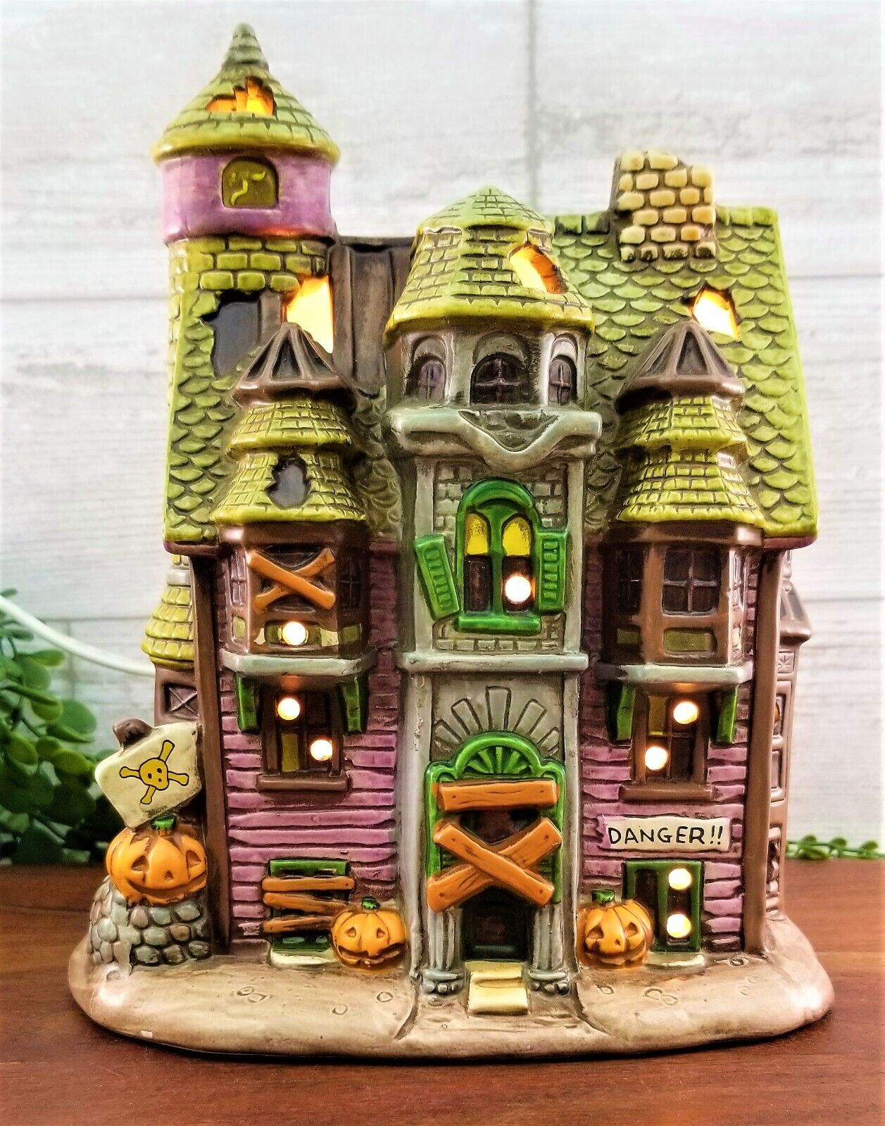 Geo Z Lefton Colonial Village Haunted Halloween House 06332 Collectible HTF READ
