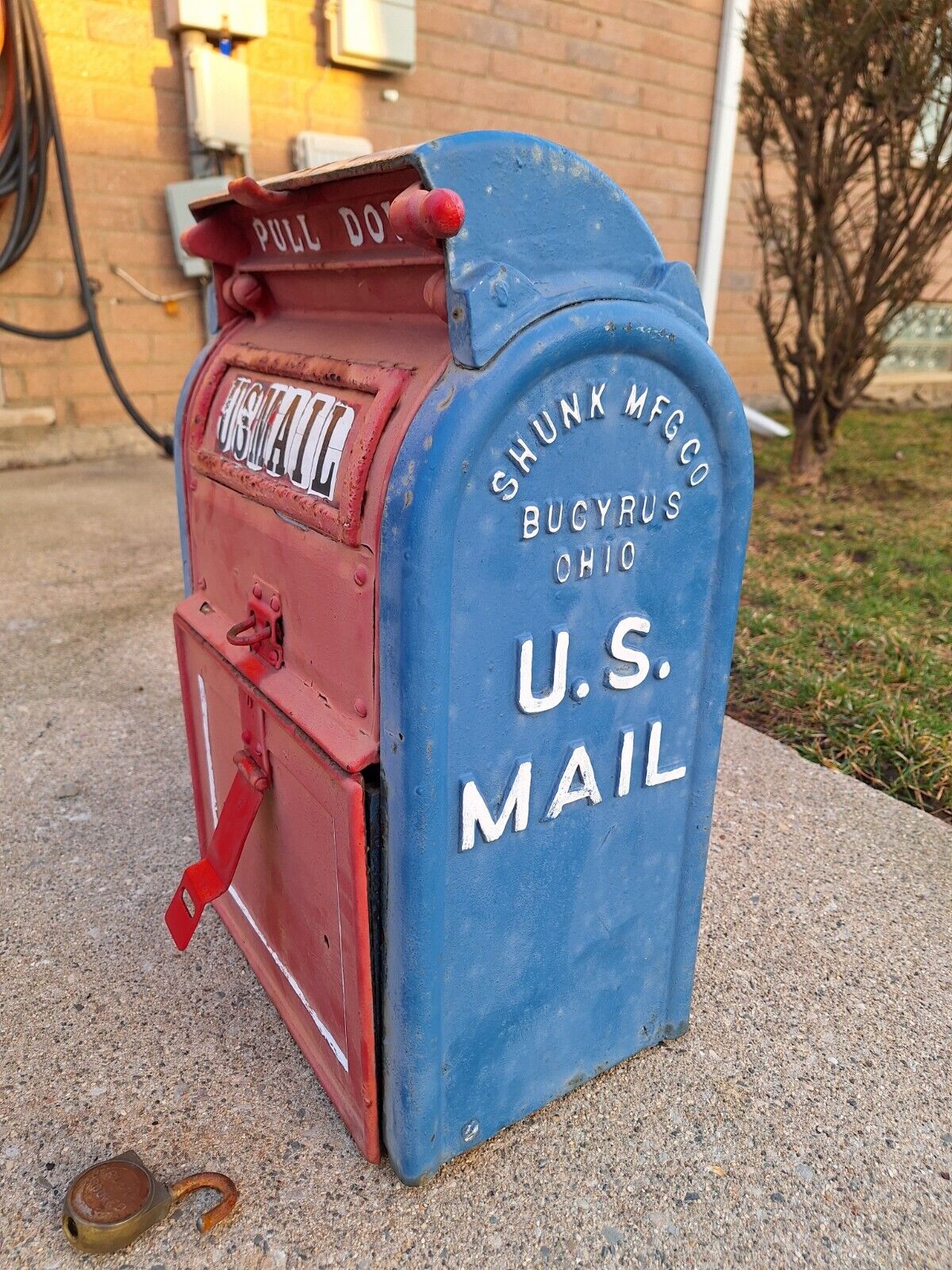 Cast Iron Antique 1928 US MailBox With Key To Unlock 🔓
