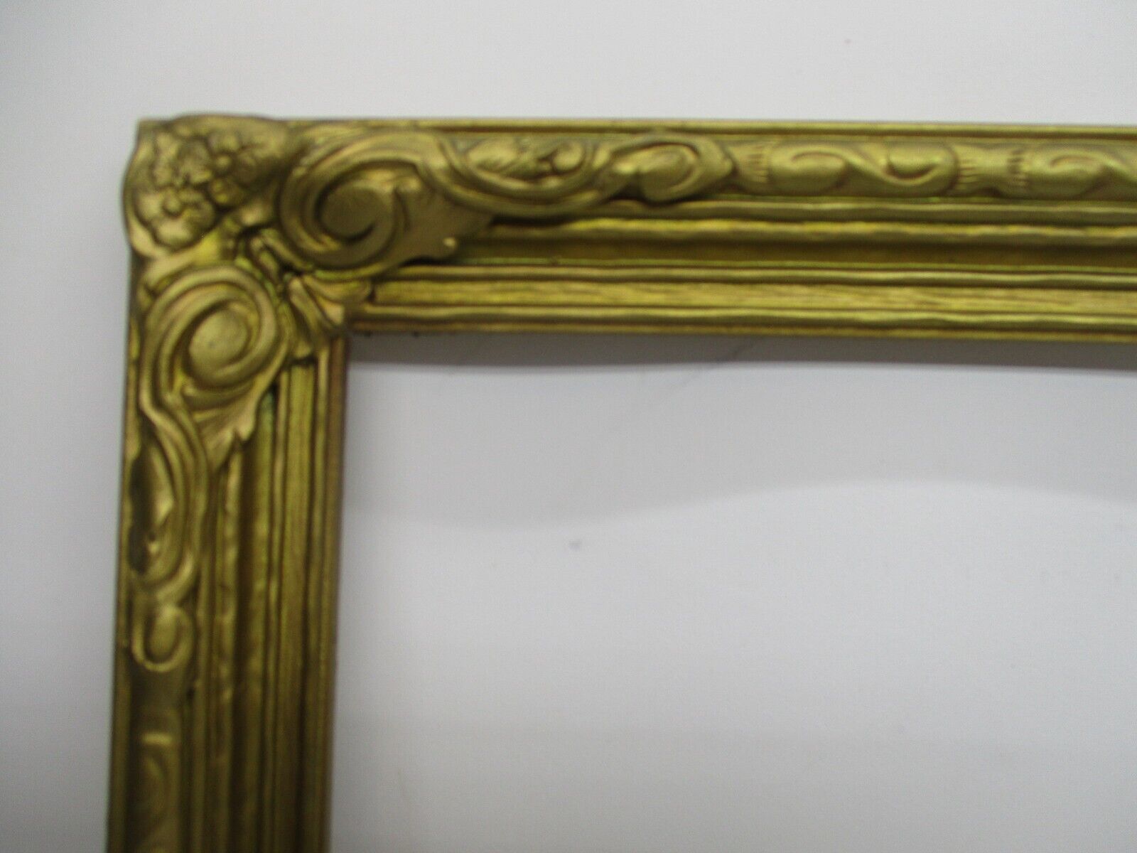 Large Old/Vtg Solid Wooden Gold Pic Frame Fits 18 X 22 Measures 24 3/4 X 20 3/4