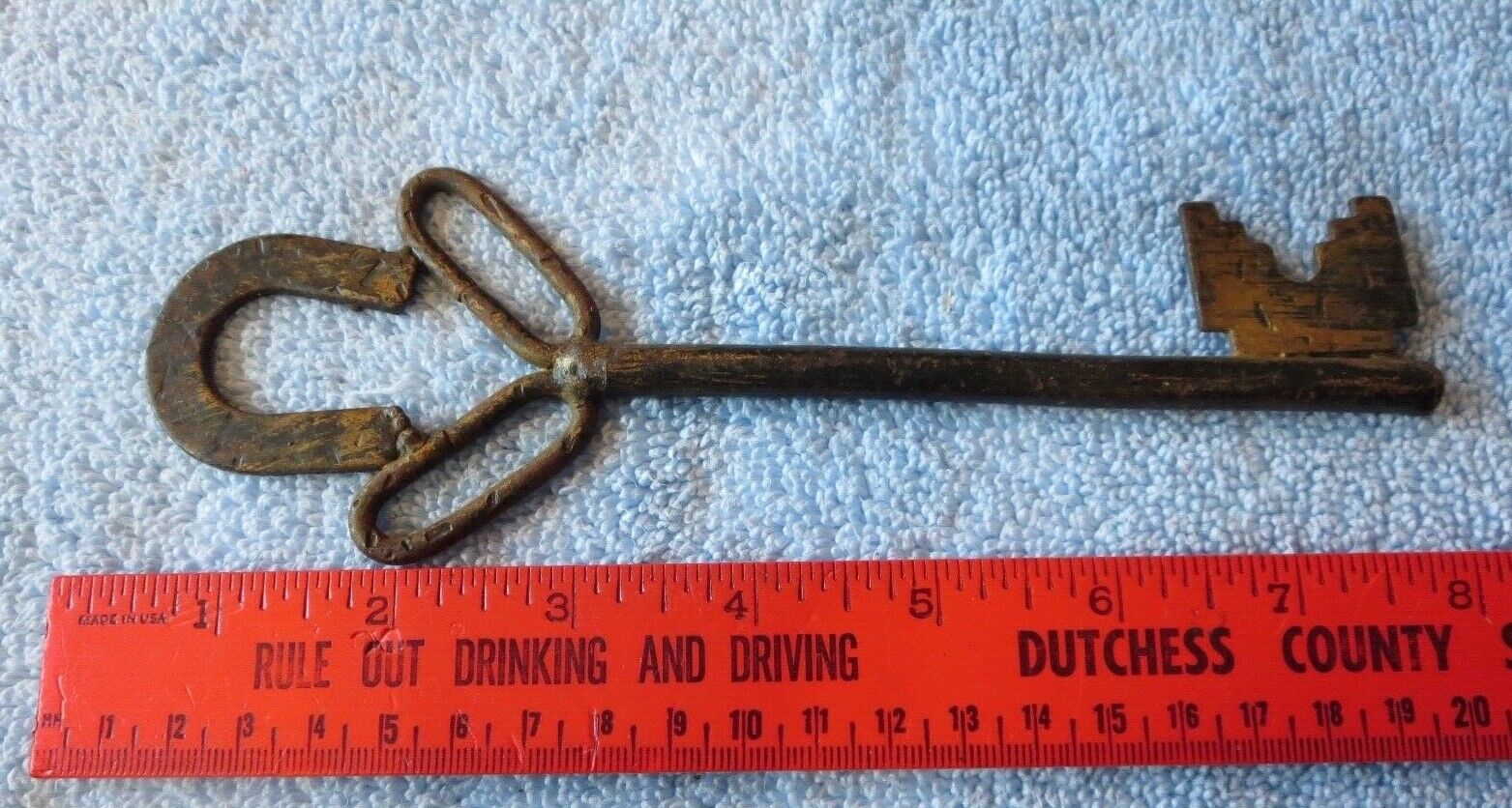 Handmade Metal Skeleton key horseshoe 7-1/2\