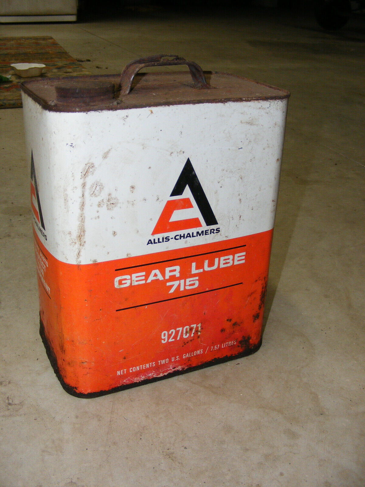VINTAGE ALLIS-CHALMERS Gear Lube 715 2 GALLONS OIL CAN 927071