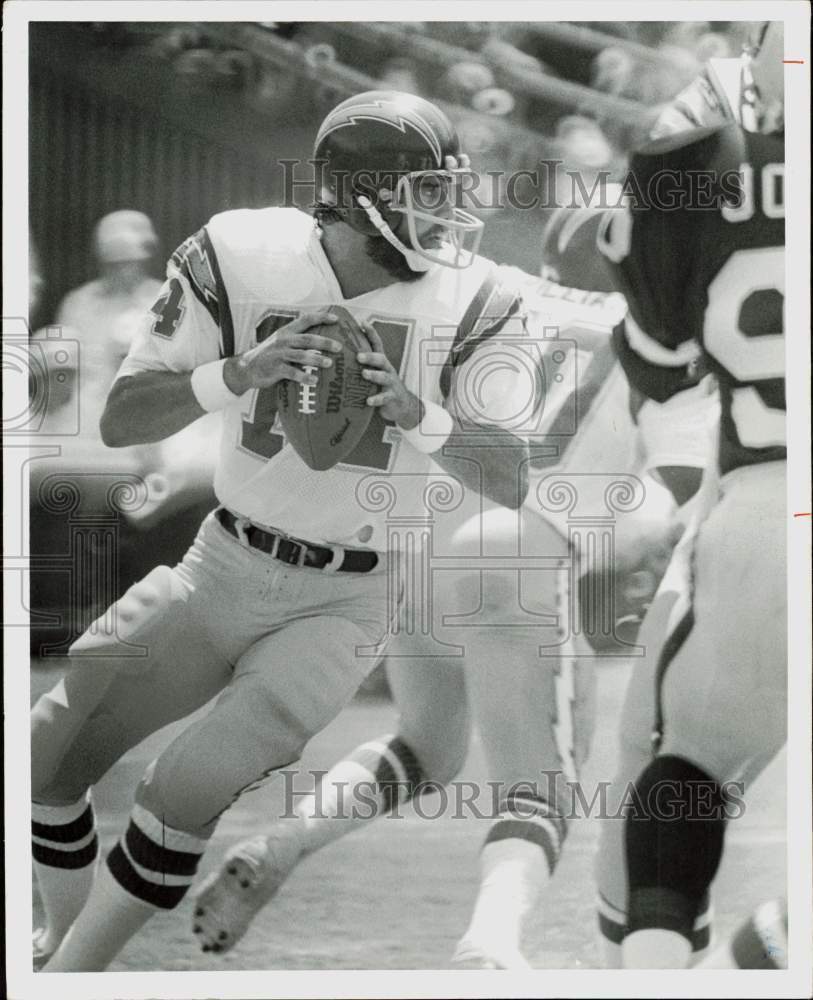 1979 Press Photo San Diego Chargers Quarterback Dan Fouts vs Oakland Raiders