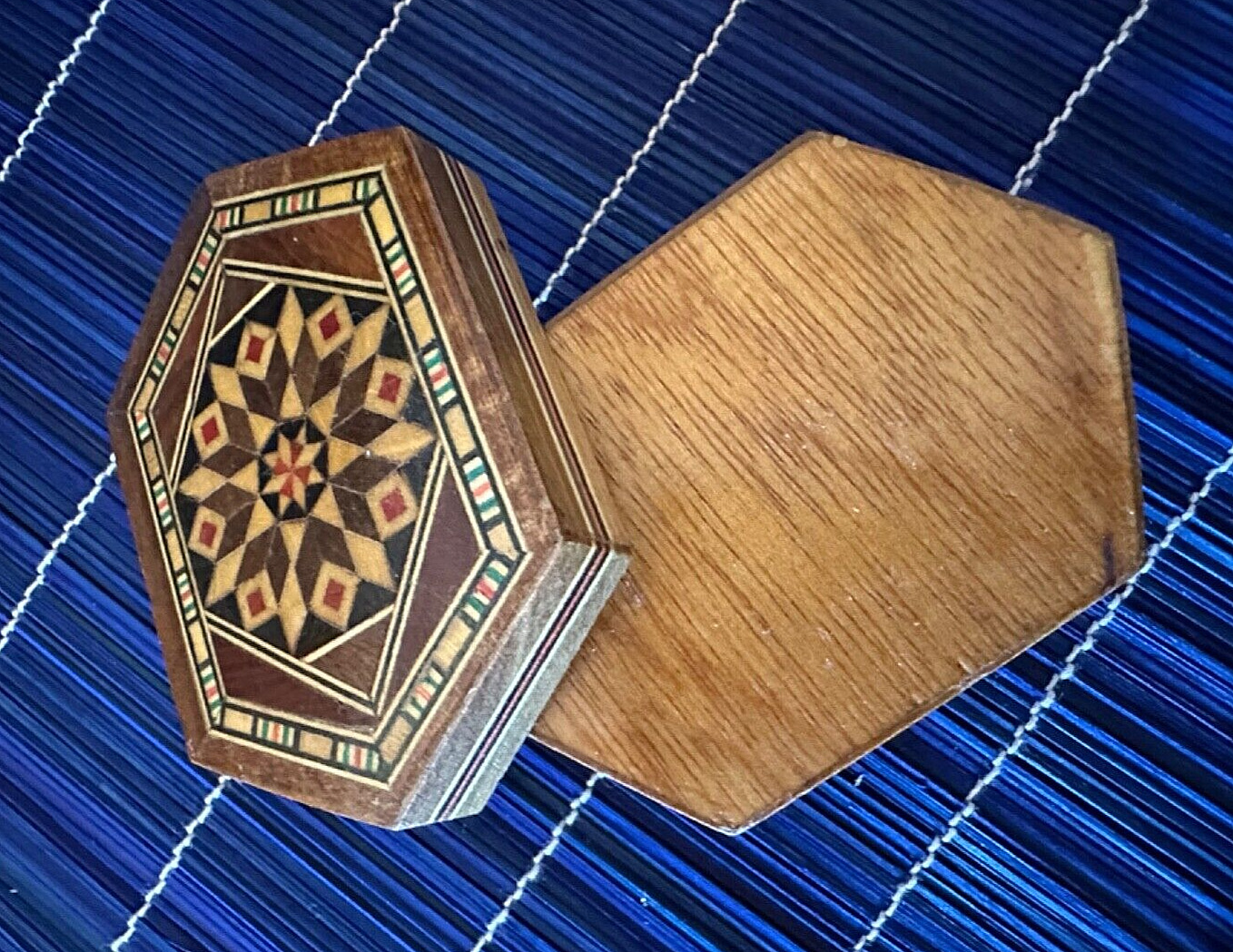 Gorgeous Handcrafted Wooden Inlay Marquetry Hexagon Geometric  Covered Box