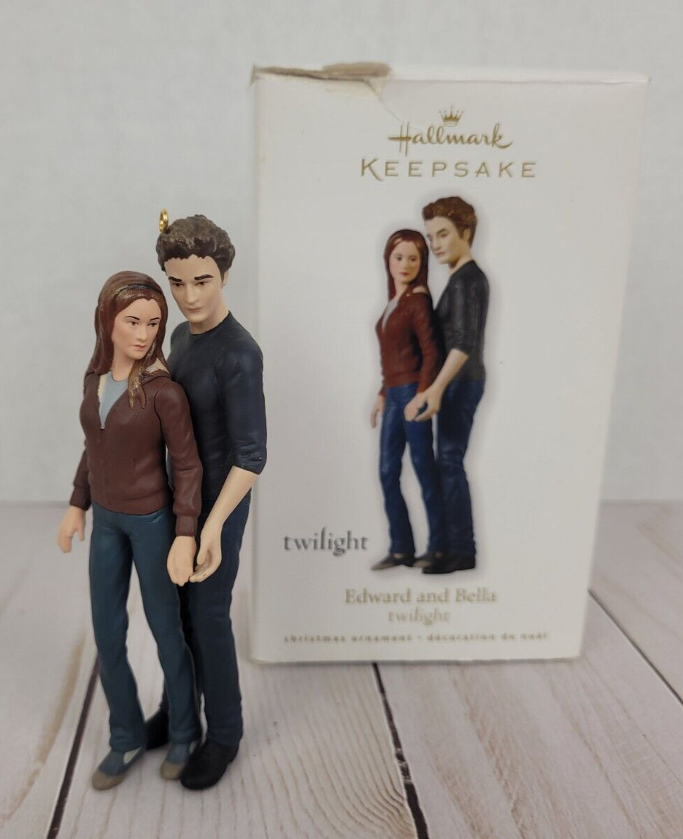 Hallmark Keepsake Ornament Edward and Bella In Box 2010 Twilight Saga