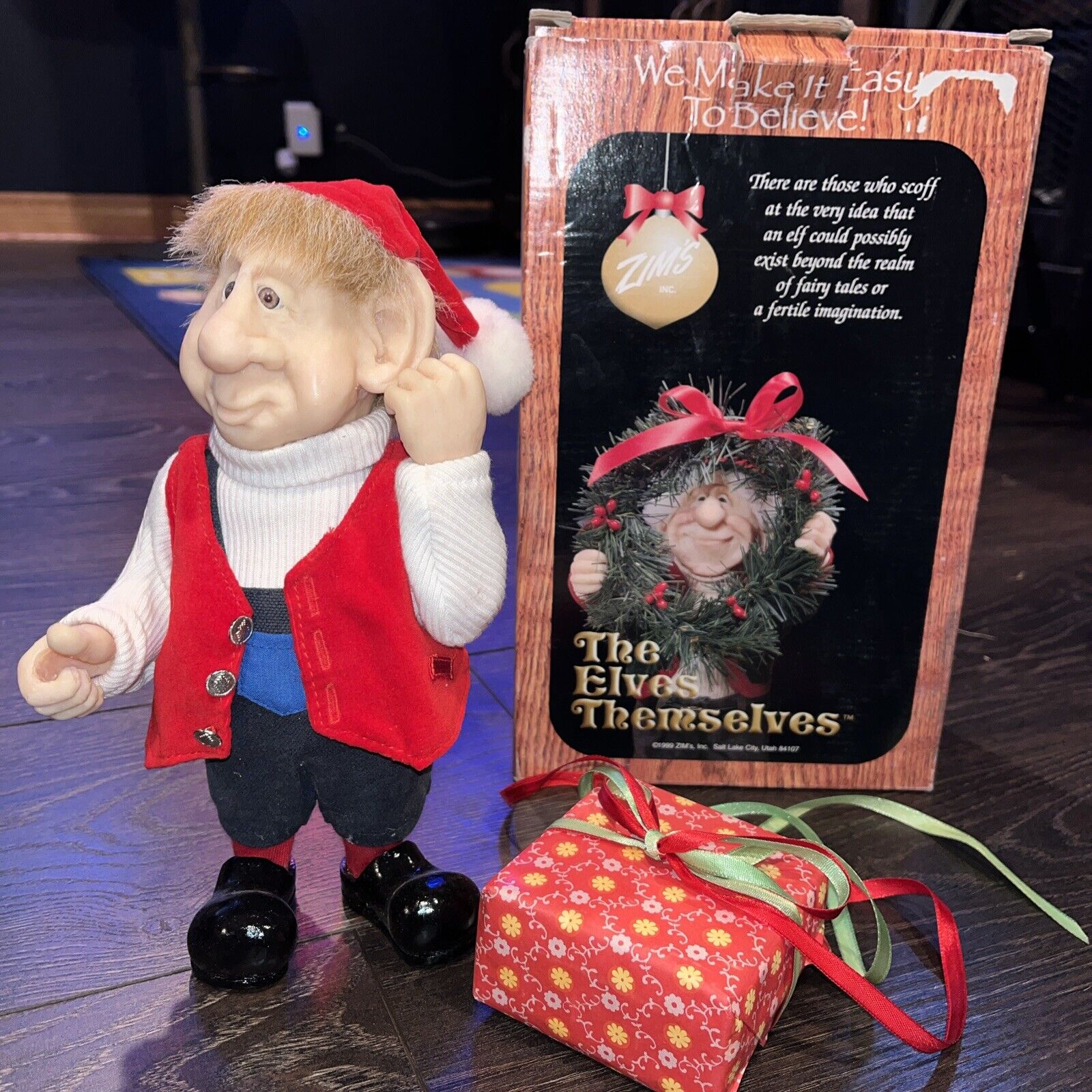 ZIM’S The  Elves Themselves Christmas Ornaments Figure 1999 With Original Box