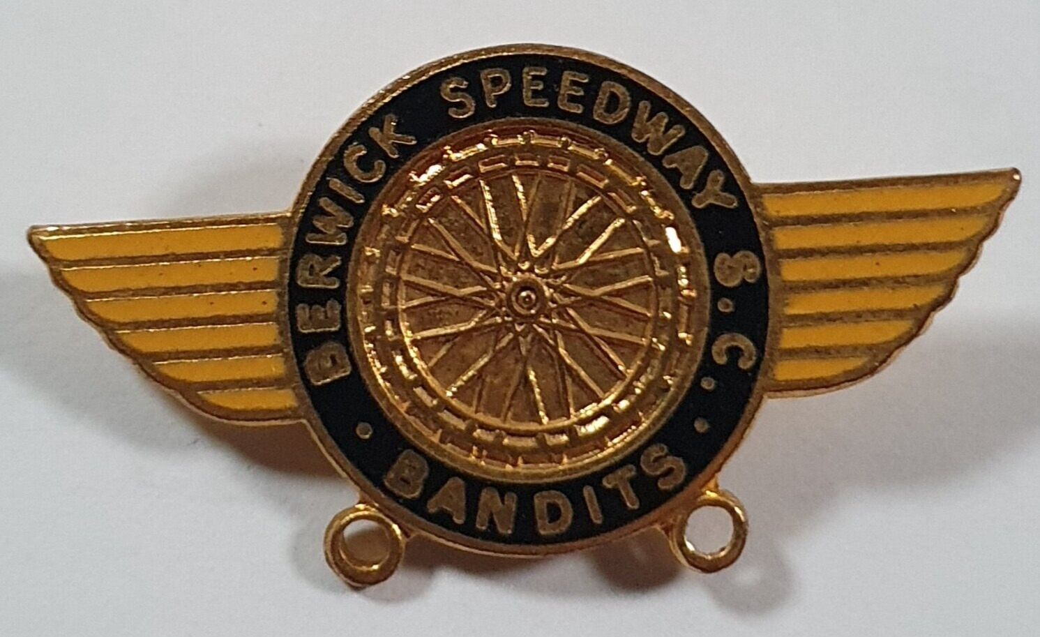 Berwick Speedway Supporters club Enamel Pin Badge 1970. The Bandits 39x21mm.