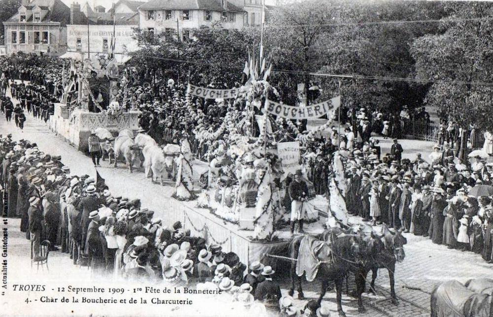 CPA 10 TROYES September 12, 1909 1st Fete de la Bonneterie Char de la Butcherie