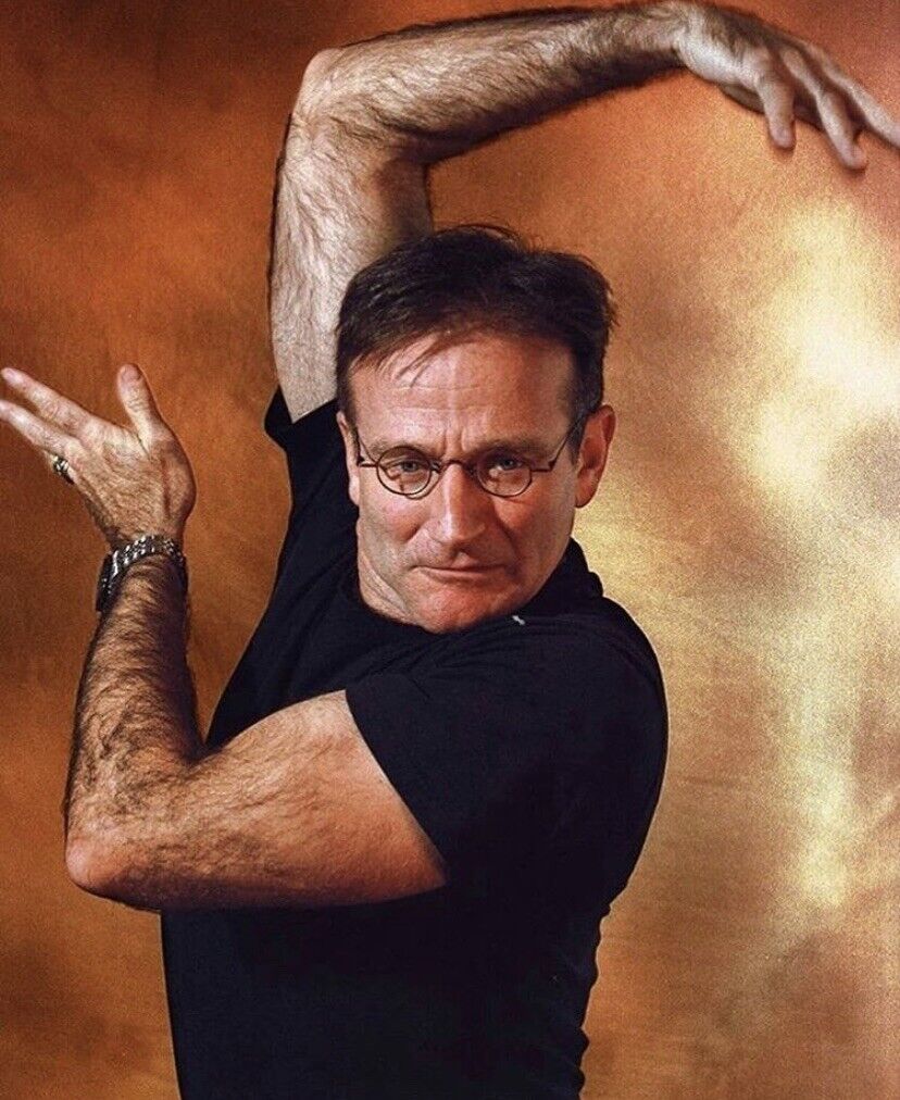ROBIN WILLIAMS - DOING HIS THING 