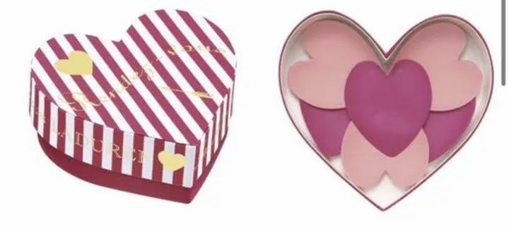 Le Merveilleuses Laduree Limited Edition Rose Petal Heart-Shaped Blush