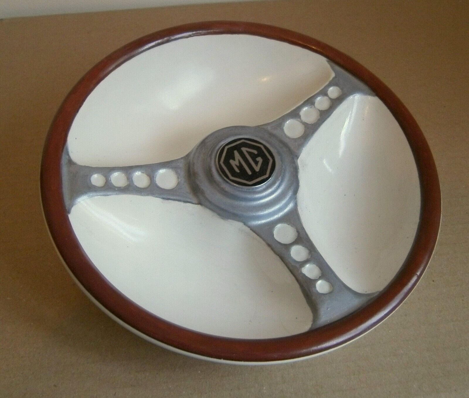 Vintage 1960,s  Les Leston MG Steering Wheel Ashtray by Beswick, good condition.