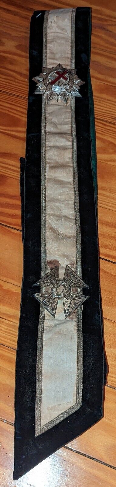 Vintage Free Mason Masonic Knight Templar Uniform Ceremonial Sash With 2 Badges