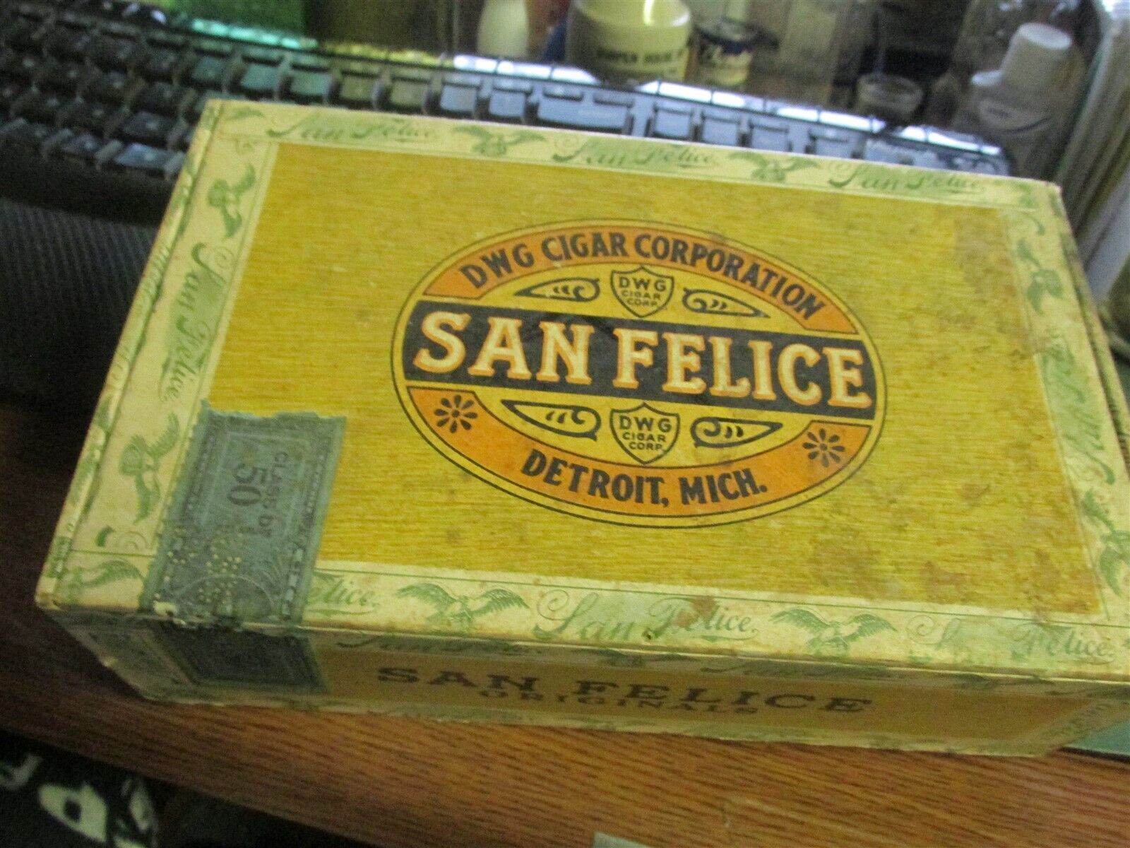 Detroit, Mich. DWG Cigar Corporation cardboard cigar box San Felice MICHIGAN MI