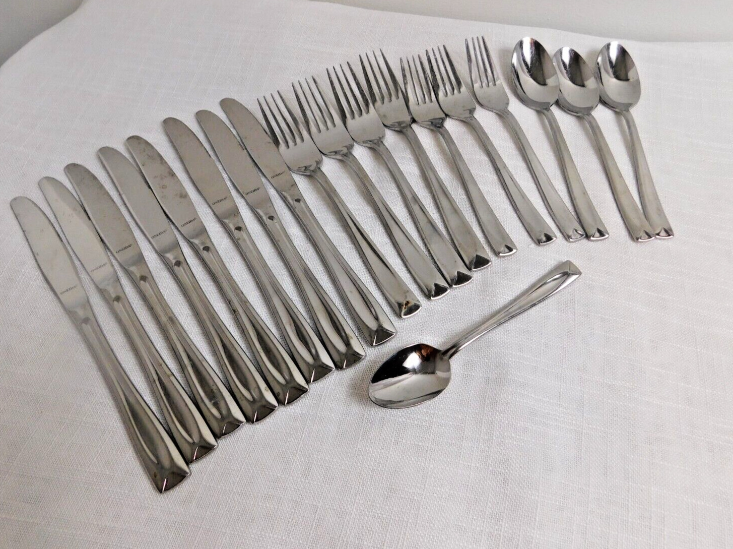 G6 - Oneida Stainless Flatware Lincoln Glossy 19pc Lot