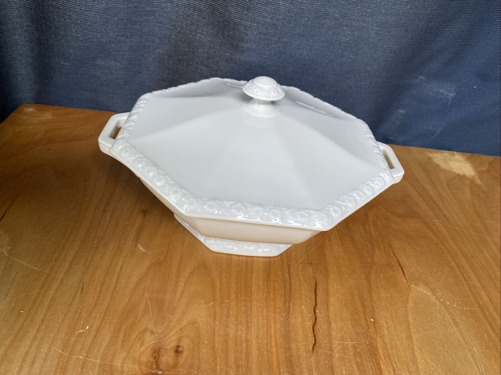 Rosenthal Soup Tureen Maria Weiss Octagonal Footed with Lid 1960\'s