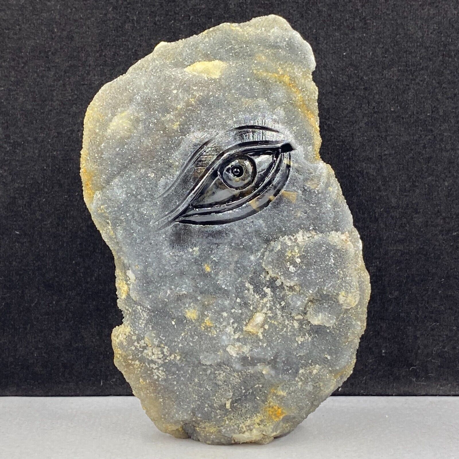 397g Natural crystal mineral specimen sphalerite specimen, hand-carved the eye