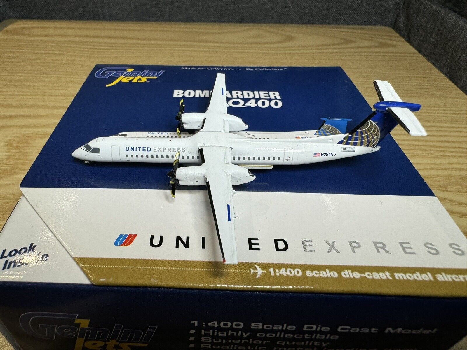 Gemini Jets 1:400 United Express Bombardier Dash 8 Q400 N354NG GJUAL1098 RARE
